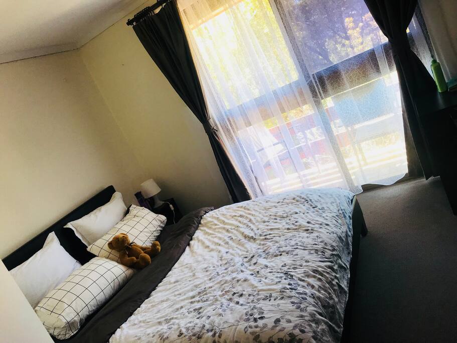 Super comfy queen bed