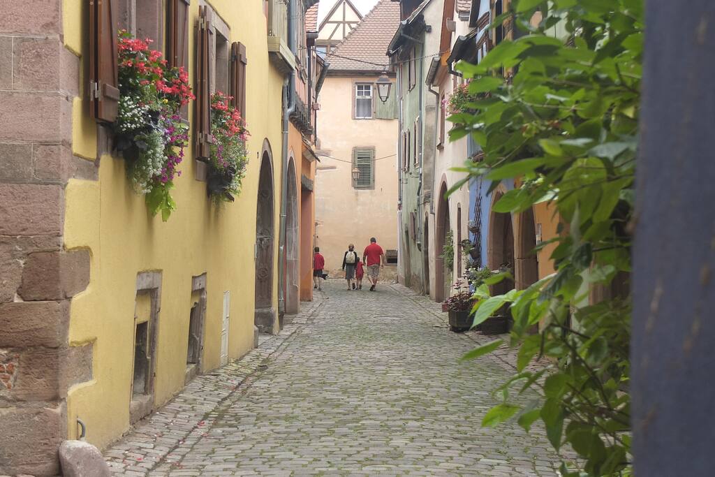 Rue St Nicolas le calme est total, vous voilà transporté il y a 400 ans...