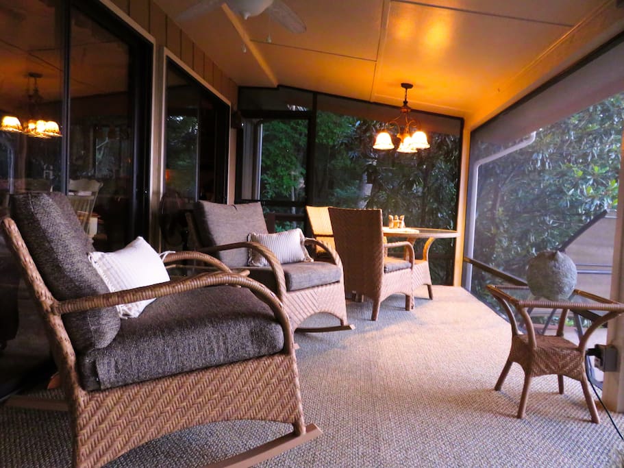 Screened-in Porch