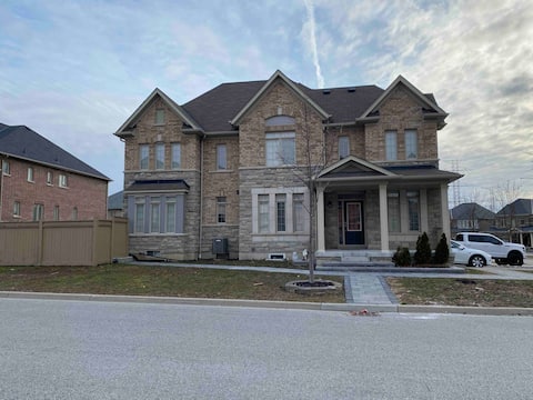 Adorable Full house in Ajax Incl Basement