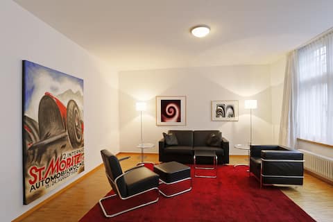 Popular Airbnb listing: Charming flat / near lake (FB7) in Seefeld