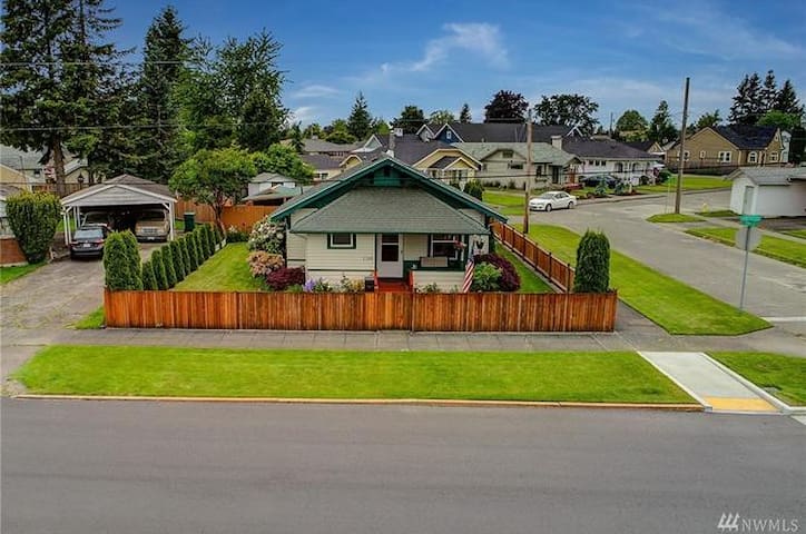 Charming Private Home, Downtown Enumclaw
