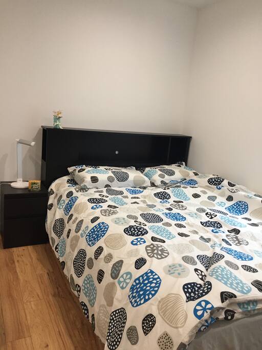 Nice Queen Size Memory Form Bed
