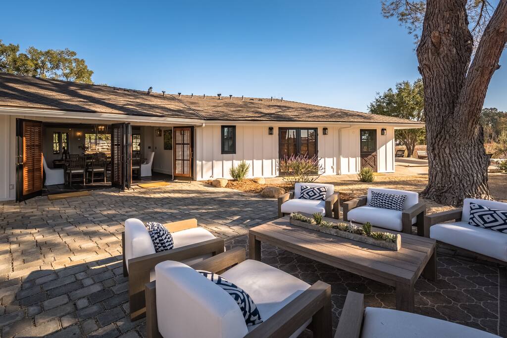 Outdoor living area 