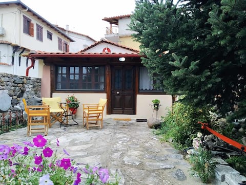 Successful Airbnb property: Panthea Cottage in Δήμος Ξάνθης
