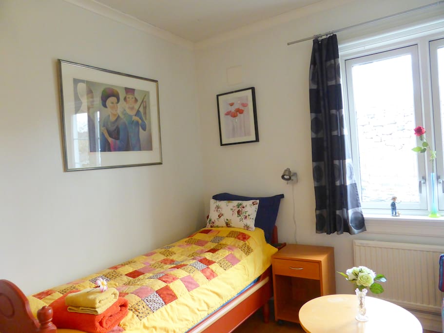 Lovely rose room 1