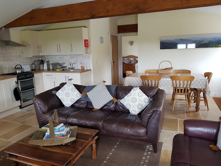 Off-grid, Solar Powered, 'Oak Lodge' - Cheshire