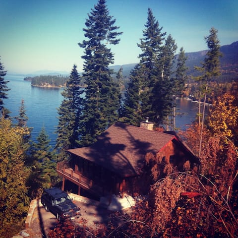 Popular Airbnb listing: Flathead Lake waterfront vacation home in Flathead Lake