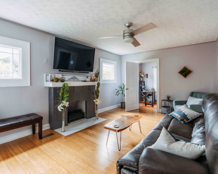Chic Retreat: Lancaster Bungalow - Lancaster, OH