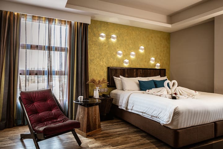 Hidden Gem in Asoke / Good offer for family