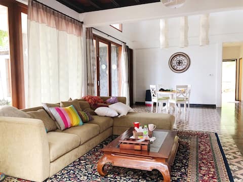 Rameda House; Spacious 2-floor Villa in Lembang.