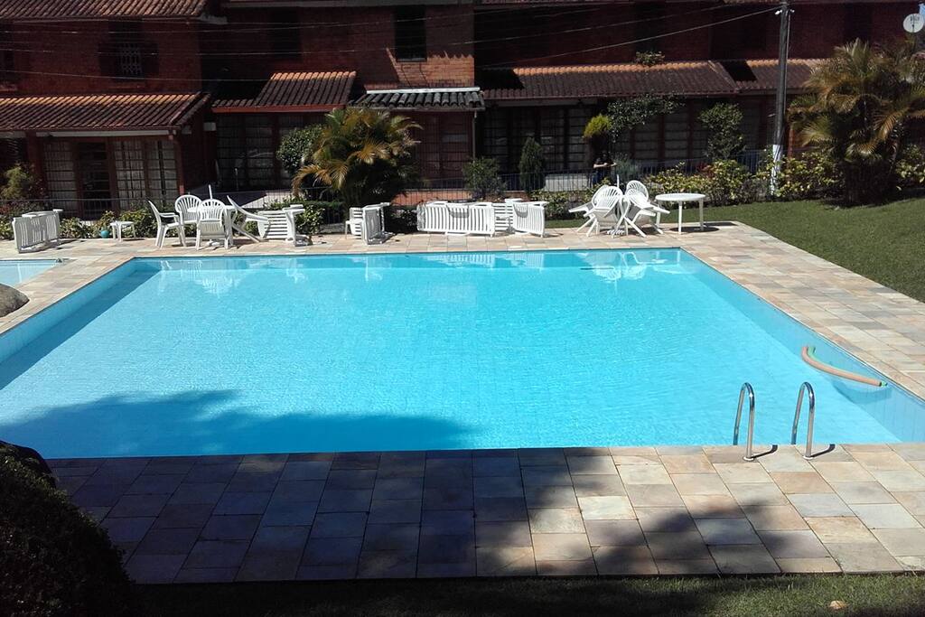 duas piscinas