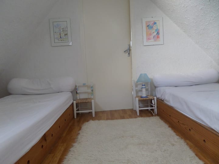 ห้องนอนมี 2 เตียง 90