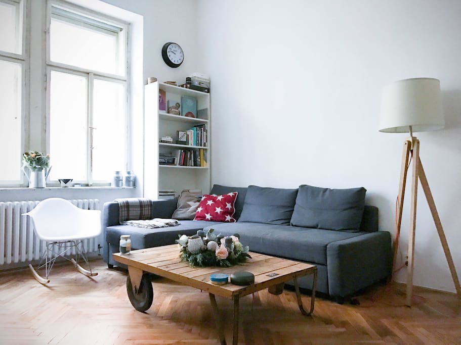 living room (design books, guitar, television, audio system - Apple friendly, PlayStation 3 and some games, iPad) good place to have a rest