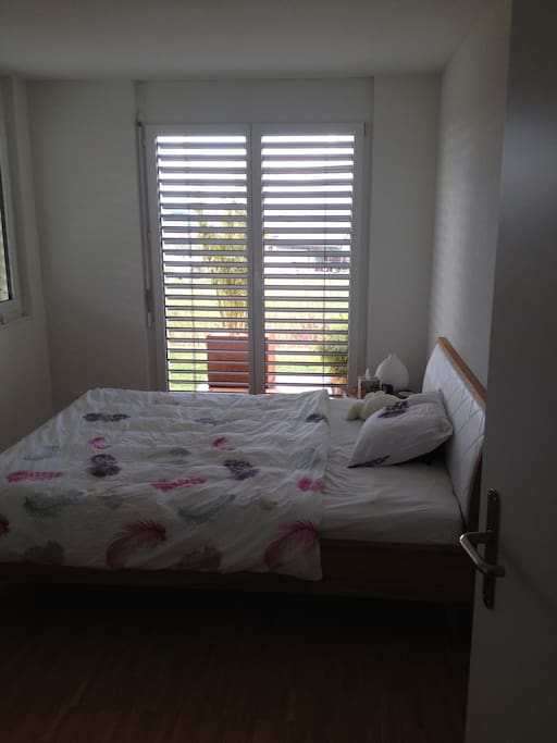 *luftibus zimmer mit einfacher schlafmöglichkeit*