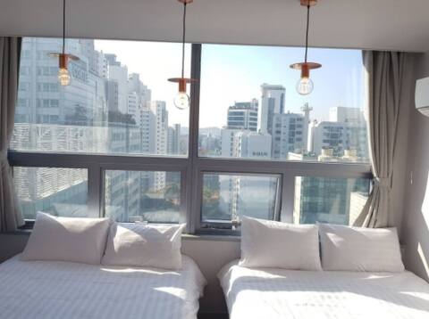 S15 - 5sec.to Gangnam stn - *BIG SPACE, BEST VIEW*