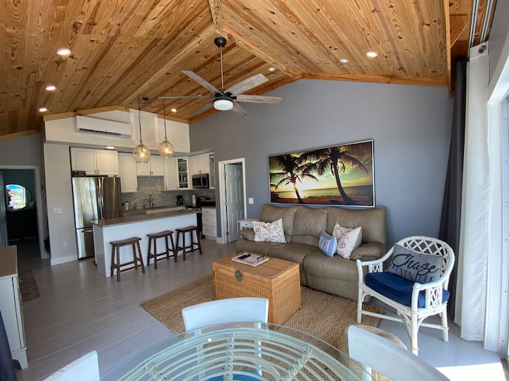 Bent Palm 2 Bedroom, Water Filter, Heated Pool - The Bahamas