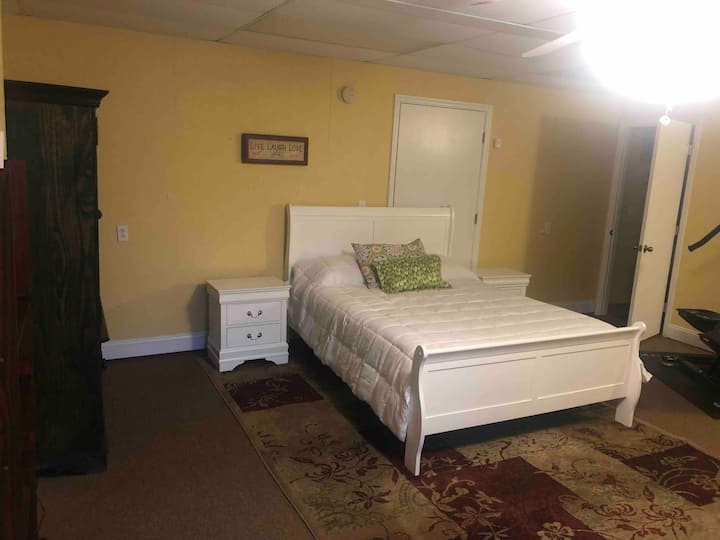 Queen suite  downstairs