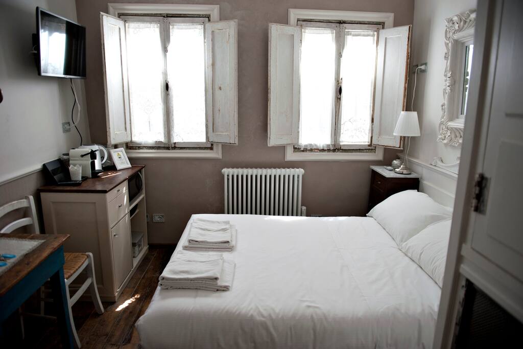 ROMANTIC NEST FLORENCE
Double bed
