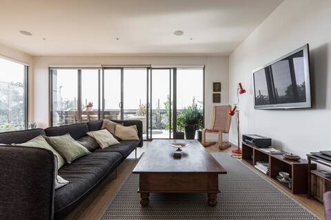 Successful Airbnb property: Luxury Penthouse sleeps 6 2 secure parking spaces in Brunswick