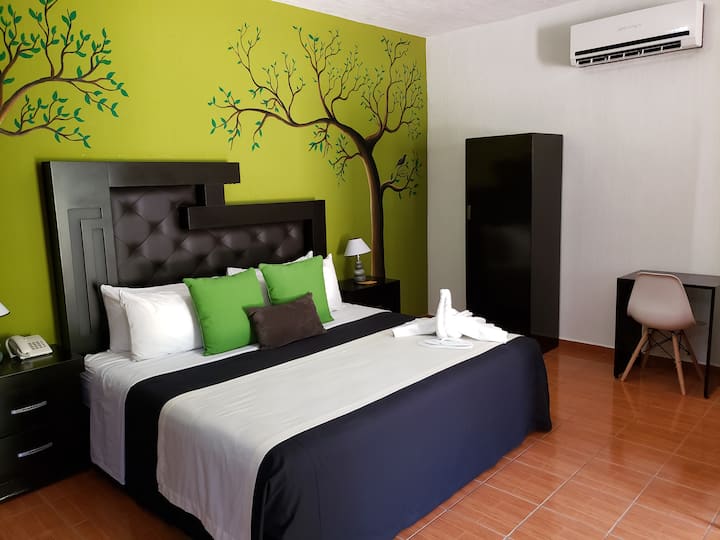 ROYS PLACE private, tropical, romantic paradise