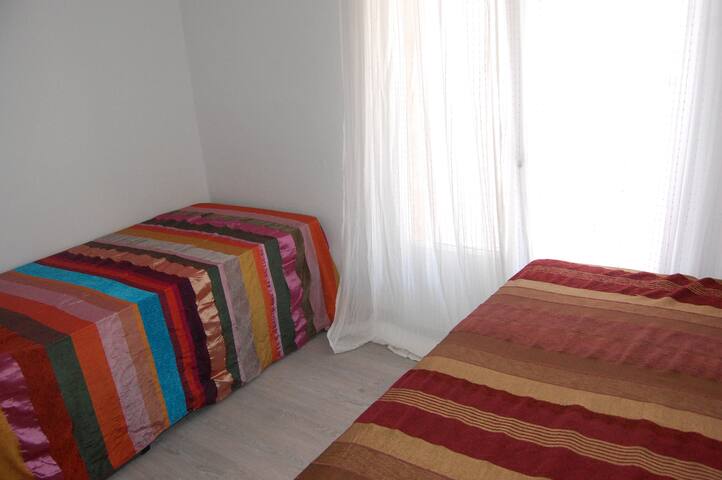 HABITACION nueva, 30 m de la playa gallery image 2