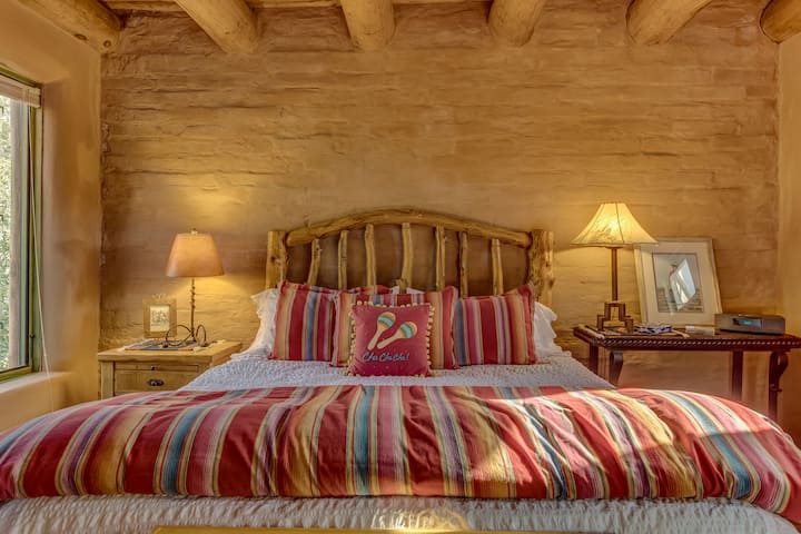 سرير فاخر بحجم كبير