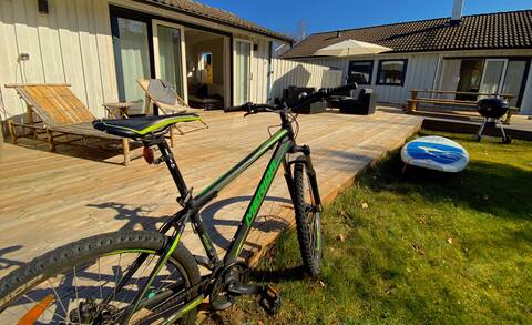 Large summer villa near the beach. 130 m2, 9 beds.