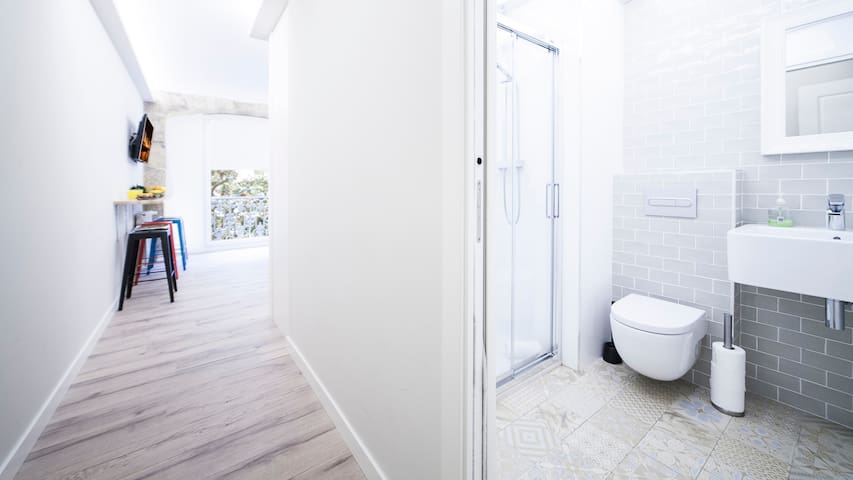 Amazing Central Apart. 3min. Concha Beach. 7 pax!!