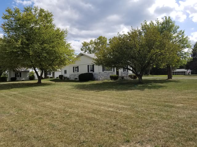The Inwood House- easy on/off I-81
