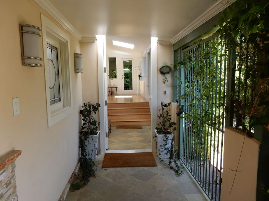 New Modern Cottage w/ Secret Garden Houses for Rent in Sonoma