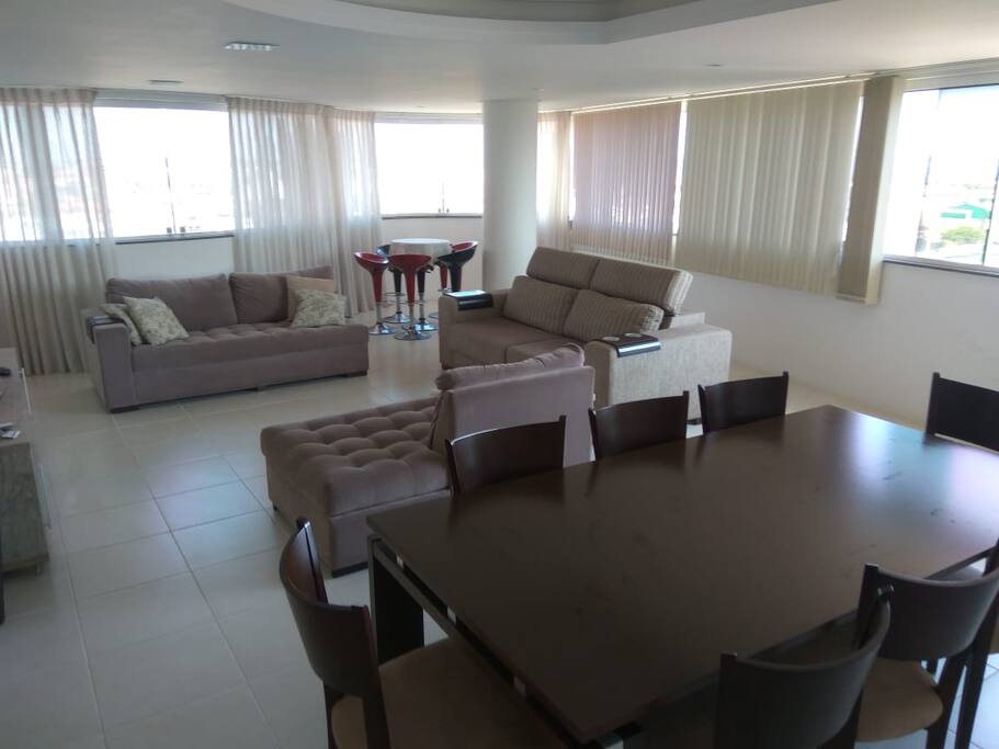 SALA AMPLA