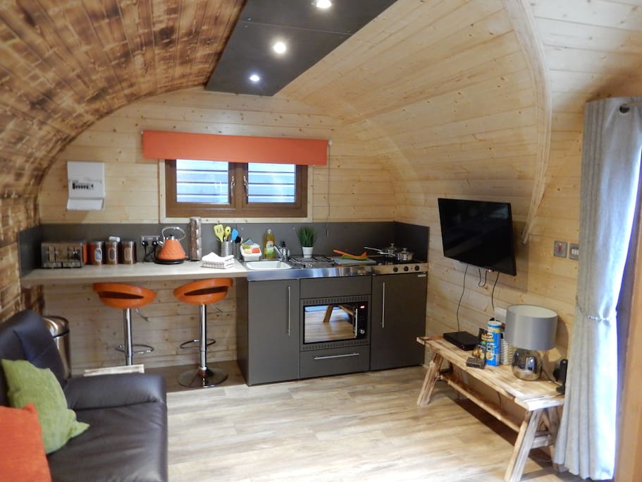 Luxury kitchenette and breakfast bar