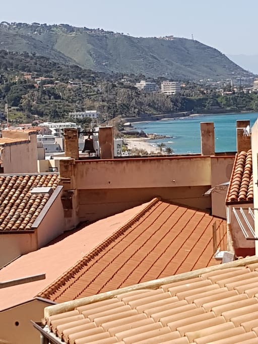 Vista mare da balcone