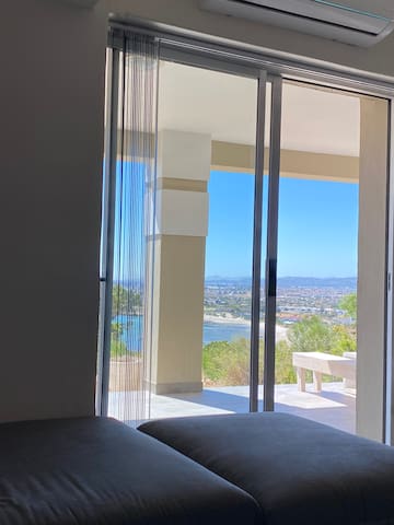 Modern 2 bedr apartment with a huge patio & solar gallery image 5