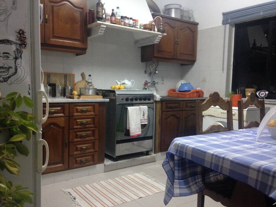Fully equipped Kitchen t/ washing machine.