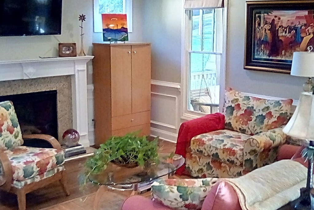 Living room with Fireplace