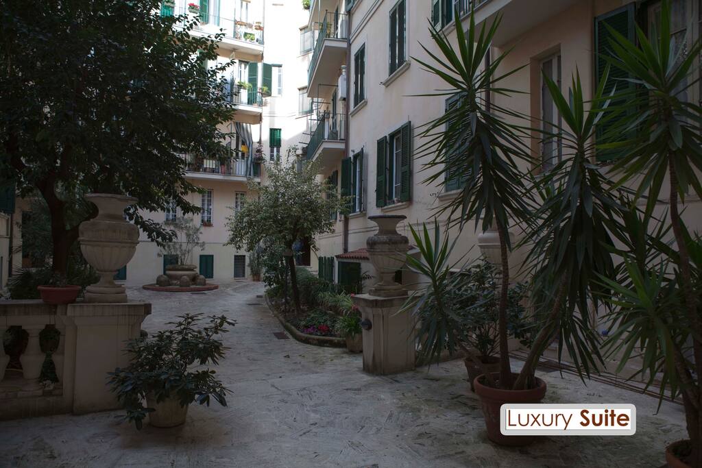 Il cortile interno