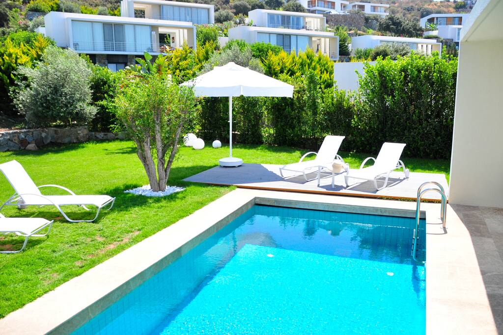 Private pool