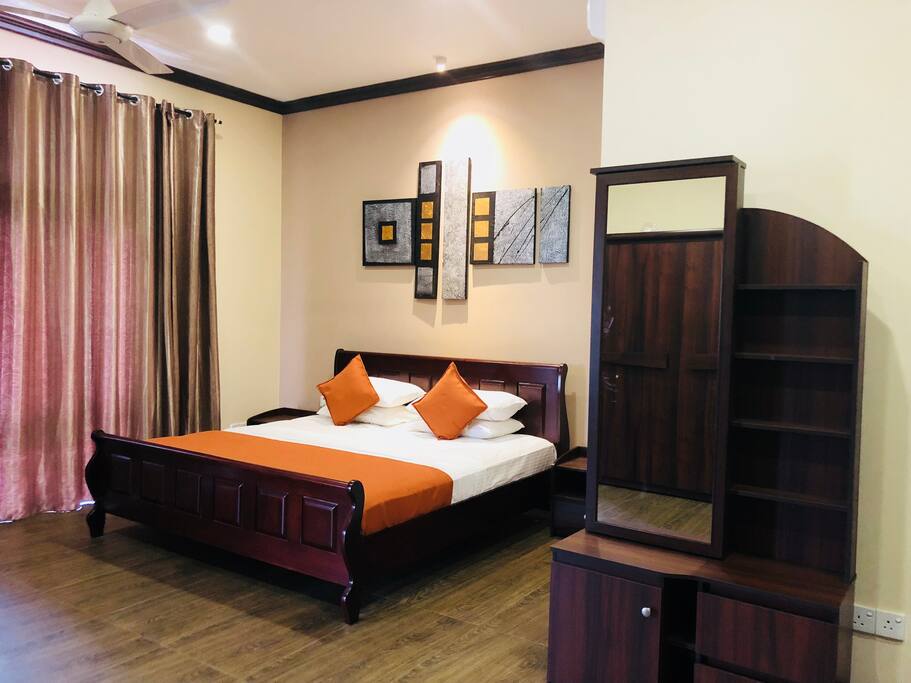 Deluxe King Family Room