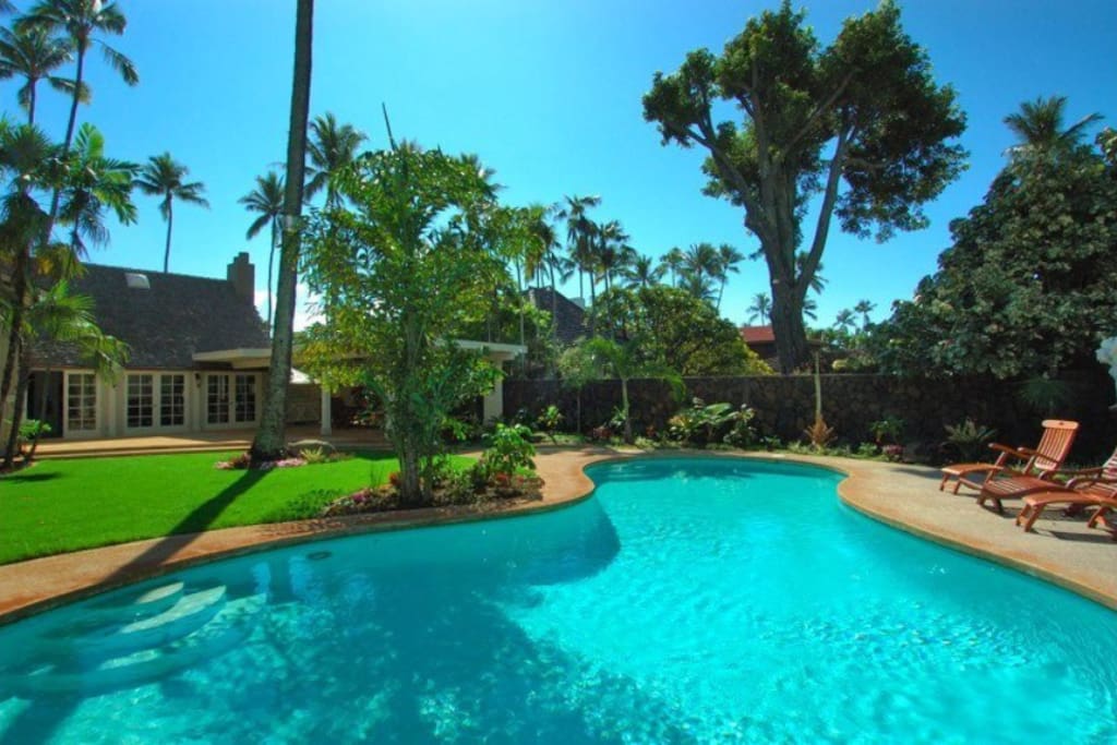 The Gingerbread House at Kahala Beach Houses for Rent in Honolulu, Hawaii, United States