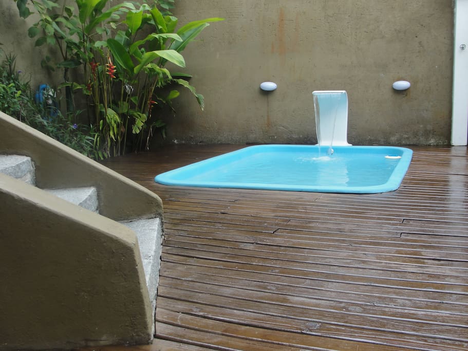 PISCINA COM DECK - PRIVATIVA
