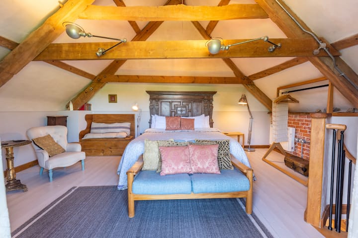 Atrim Loft, Lovely View, 10 Mins To The Sea. - Dorset