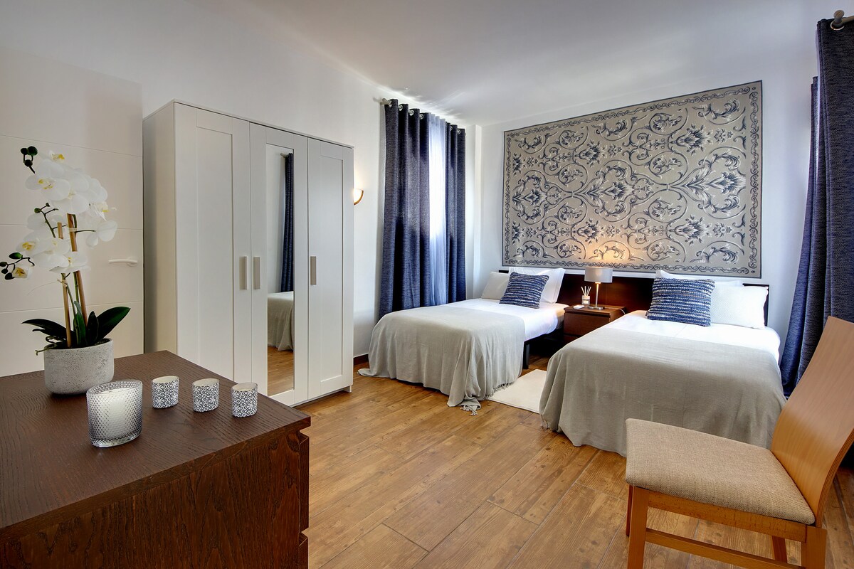 جناح جونيور - سريران مفردان ذو وصول مباشر إلى شرفة بإطلالة على البحر