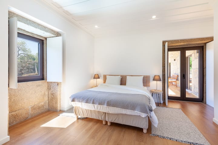 Apartman br. 1 s terasom i pristupom dnevnom boravku