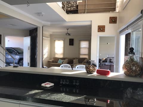Imóvel de sucesso: Triplex with ocean and pool views em Barra Velha