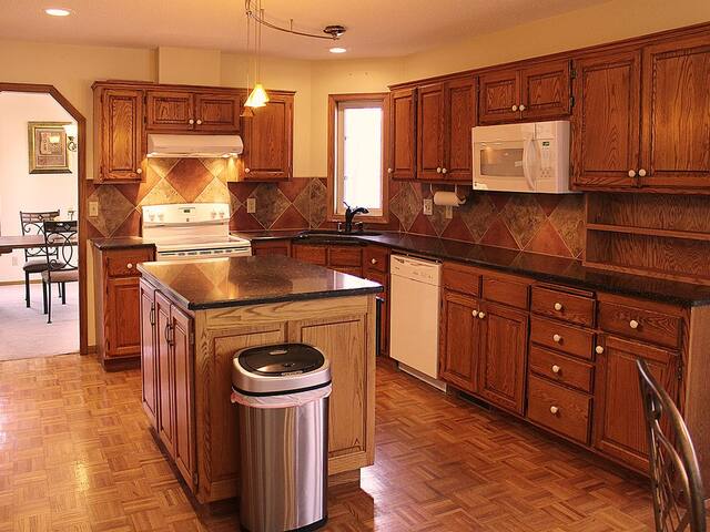 Private Wooded 5 Bedroom Home on 7 Acres gallery image 4