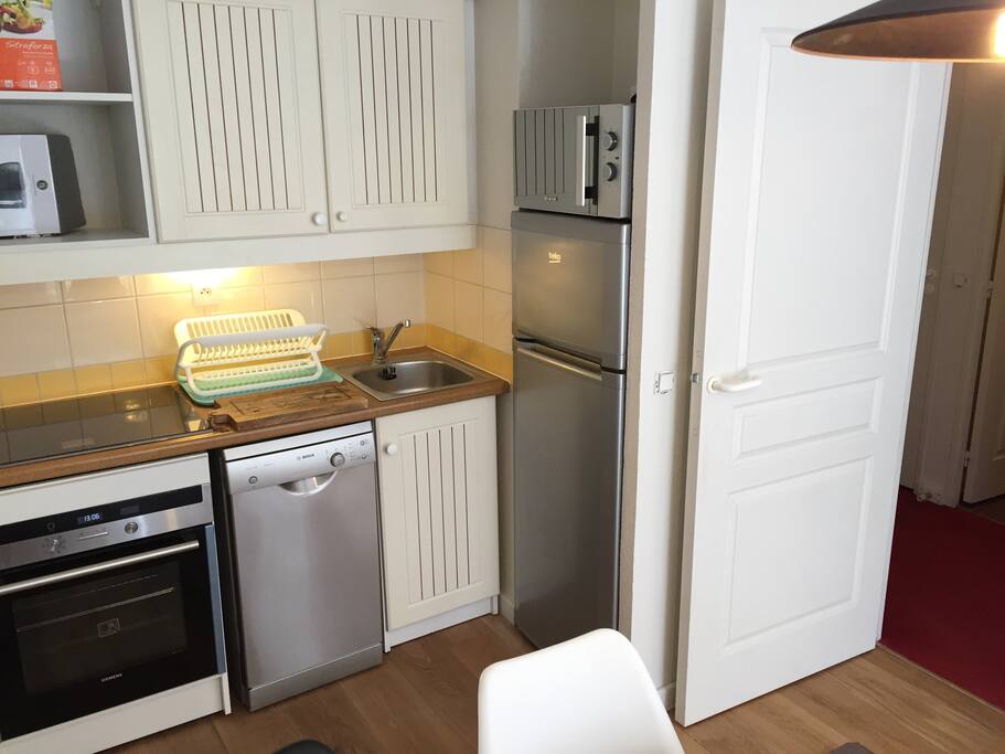 Cuisine équipée, table induction haut de gamme