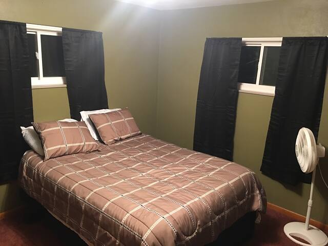 Comfy, Affordable, Private Bedroom in Kettering.