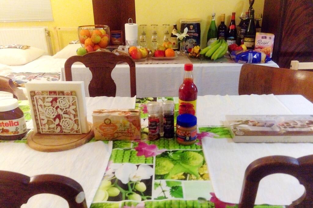 Table for 6 persons in your private room